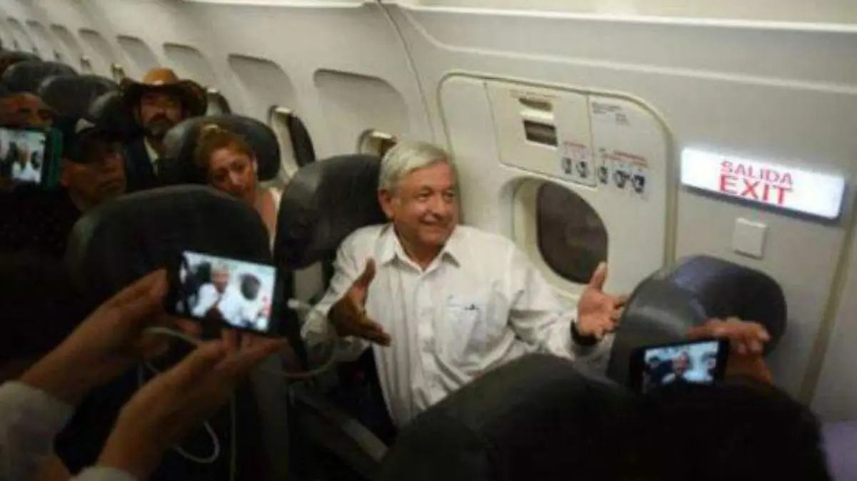 AMLO AVION